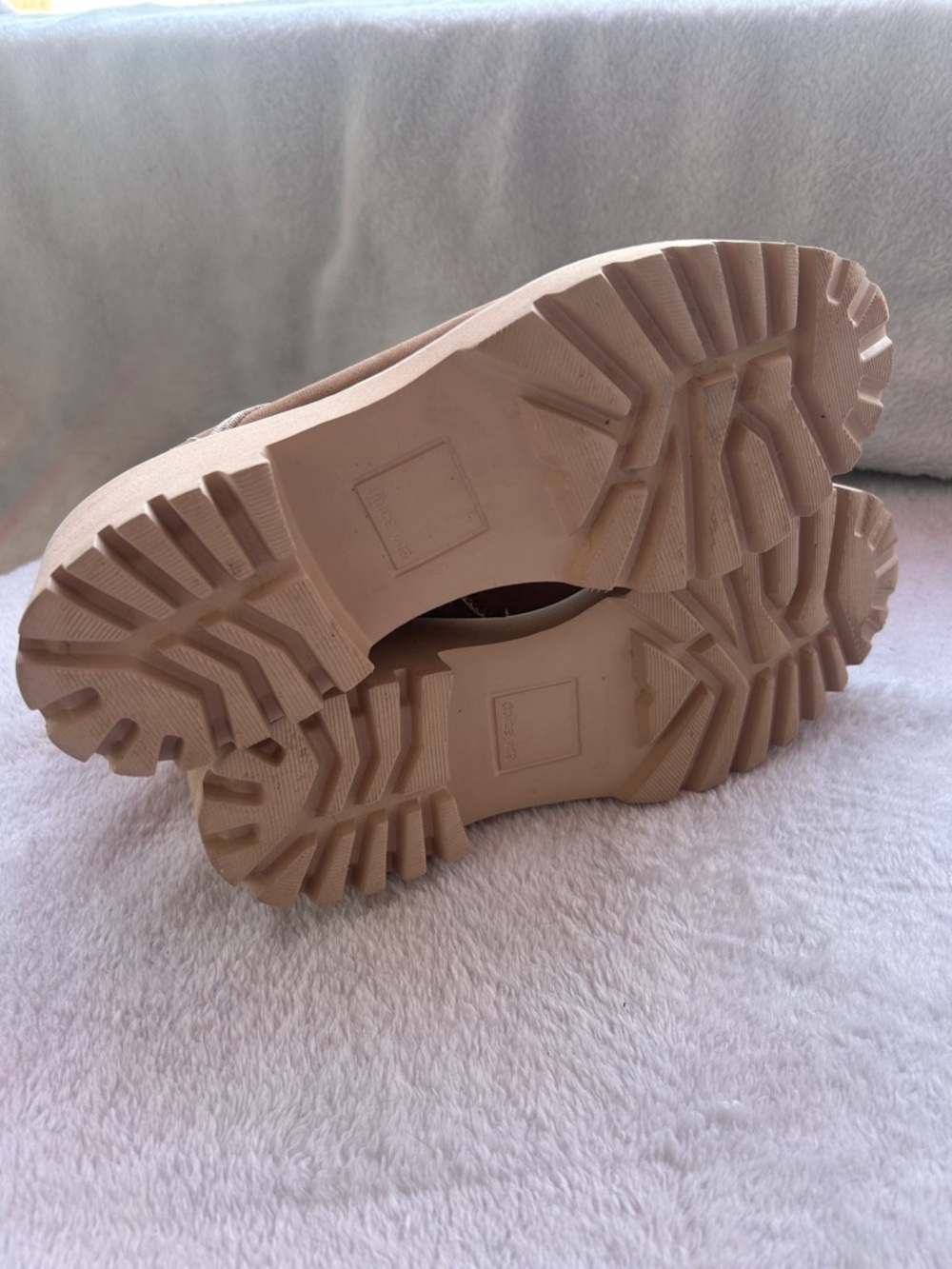 DOLCE VITA Tan Lace-Up Ankle Boots - Picture 5 of 6